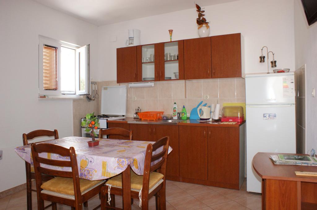 Apartments Kairos - Bili 9 Kaštela Eksteriør bilde