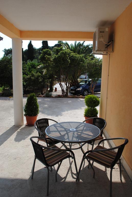 Apartments Kairos - Bili 9 Kaštela Eksteriør bilde